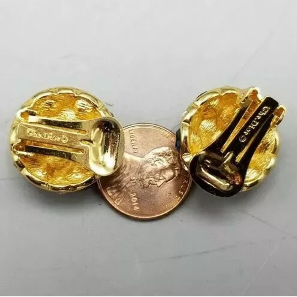 Christian Dior Gold Tone earrings clips - Picture 3 of 6